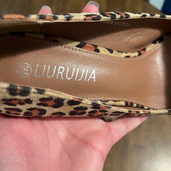 ๐ ๐Leopard High Heels ๐ ๐ - Picture 4 of 4